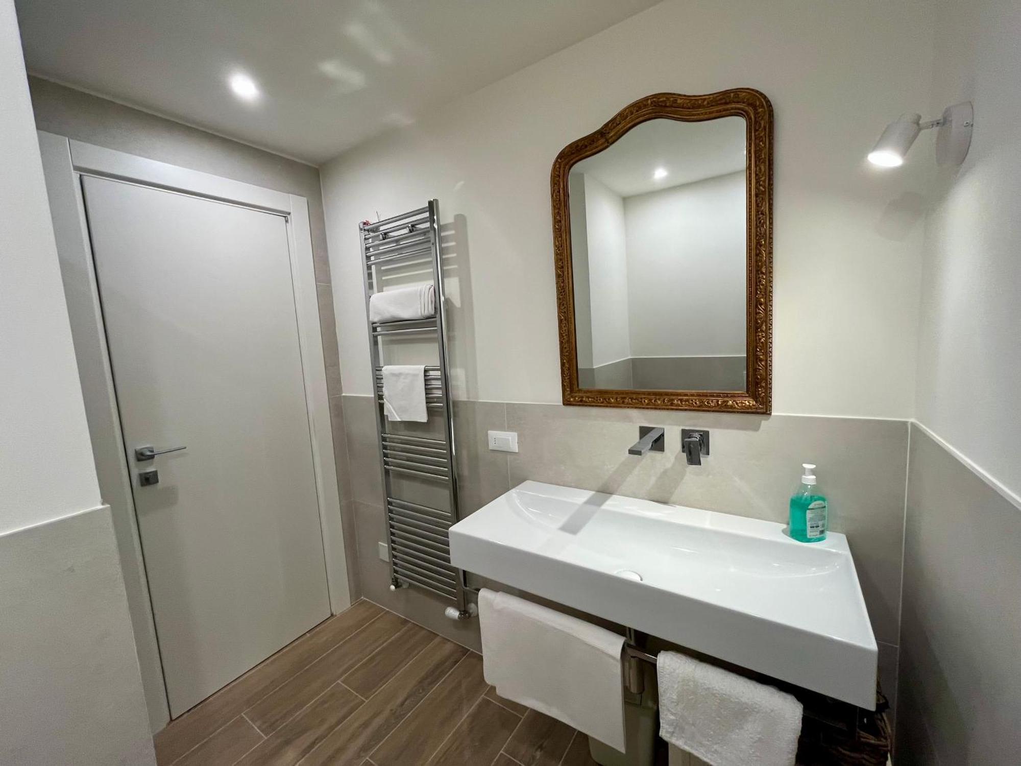 Castelfiore Guest house *
