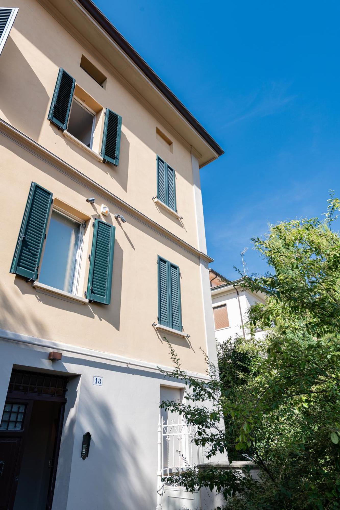 Apartment Splendido Attico Tra I Colli, Centro Storico E Ospedale Rizzoli *