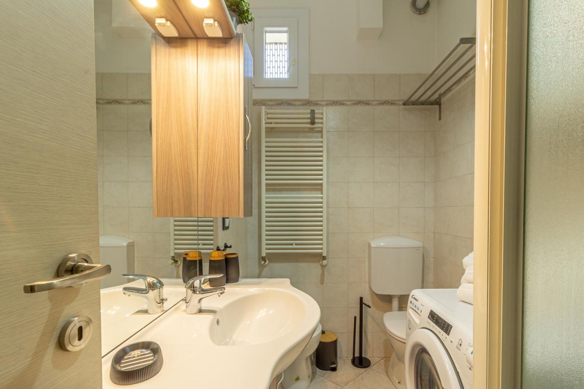 Apartment 2 Steps Away From With Private Parking Bologna