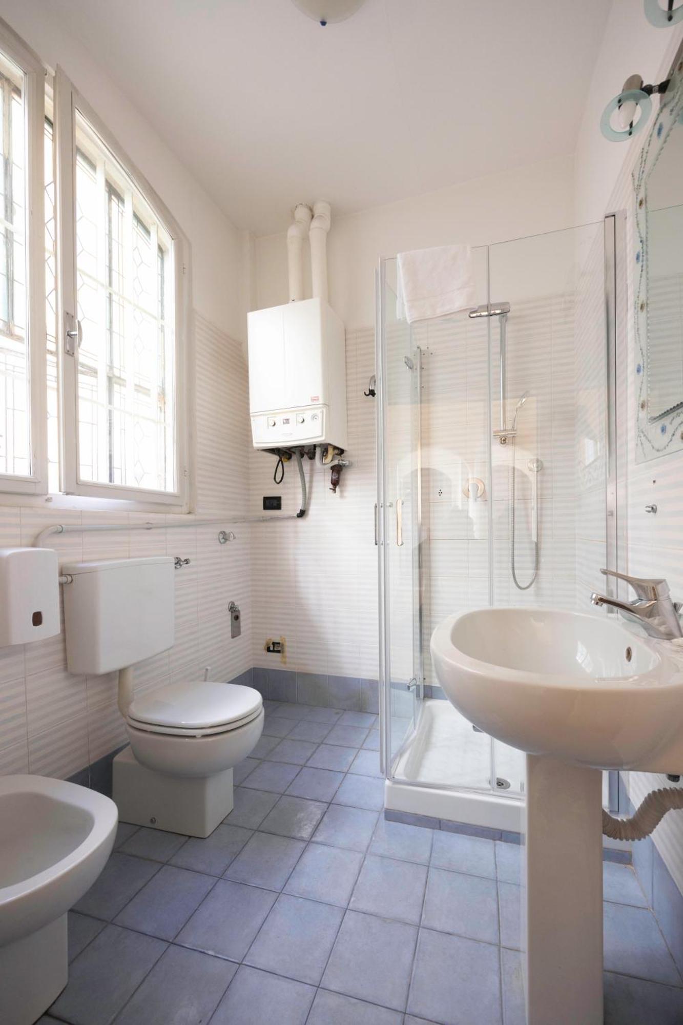 Le Stanze Nel Ghetto, By Short Holidays Guest house Bologna
