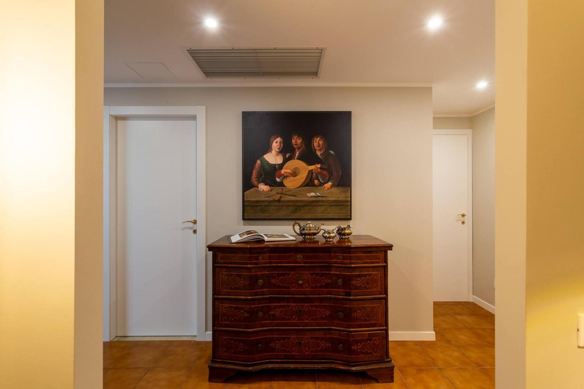 Housmart Lorenzo Costa 17 Apartment