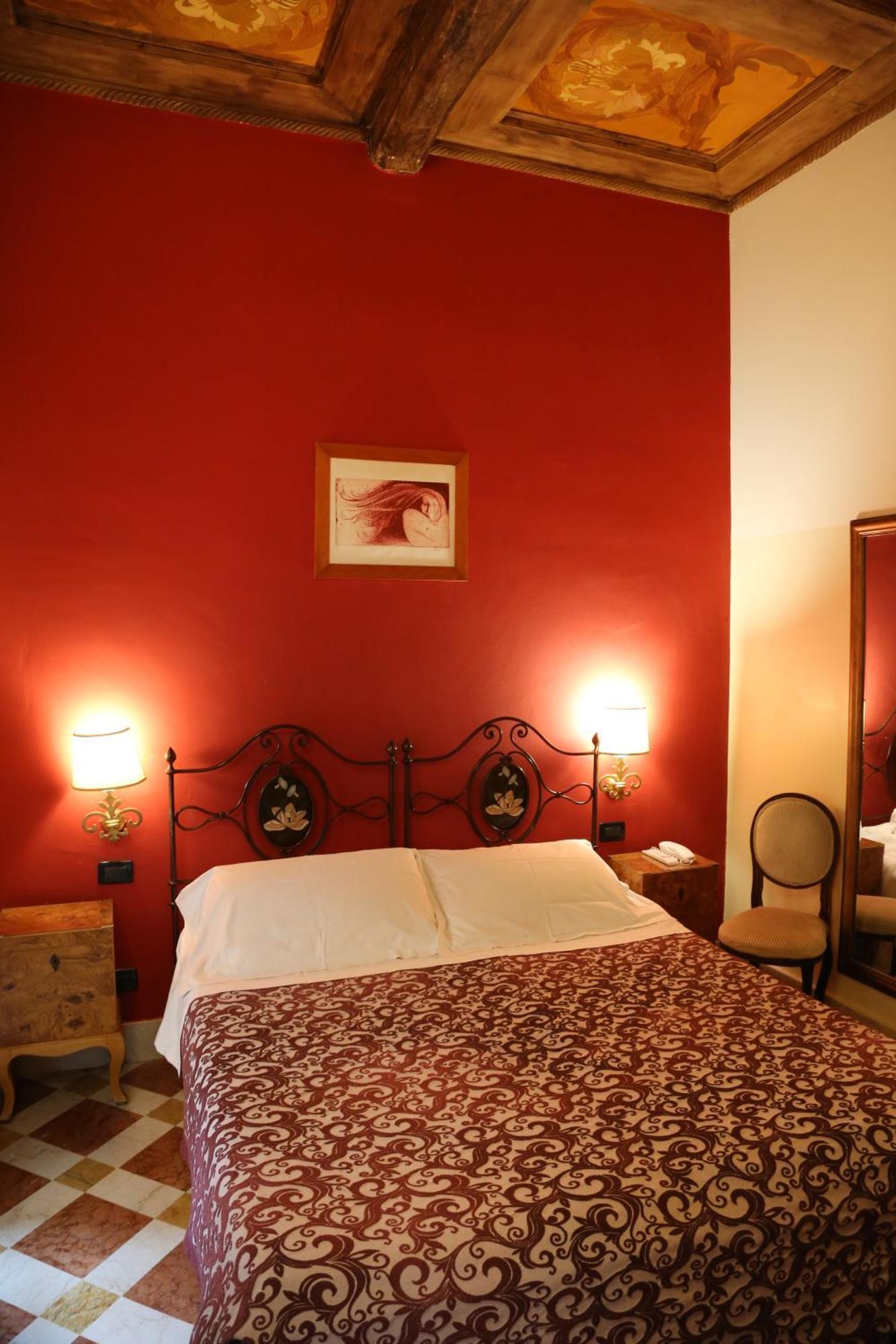Delle Drapperie 3* Bologna