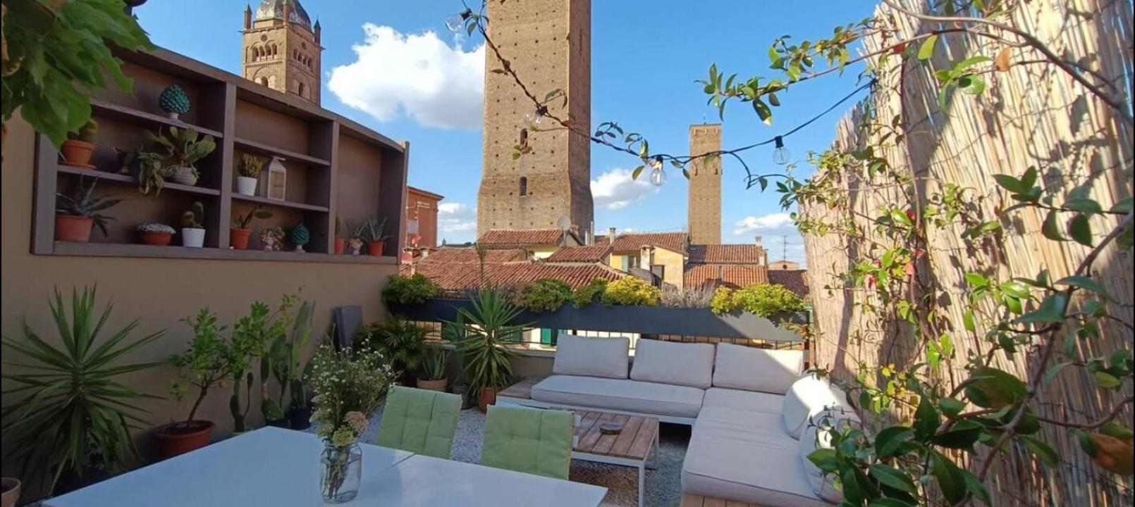 Rizzoli Panoramic Rooftop Apartment Bologna