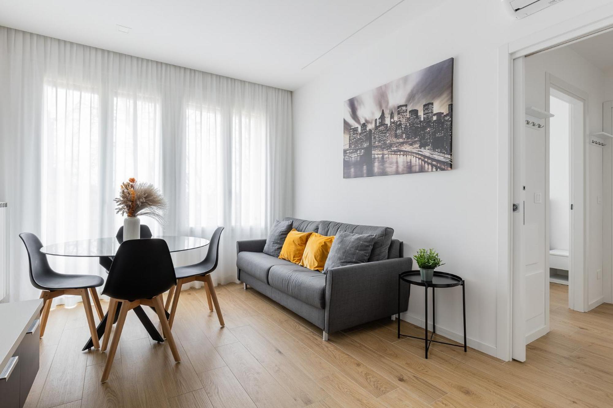 Apartment Silver Azzo Gardino N 9 Interno 4-3 *