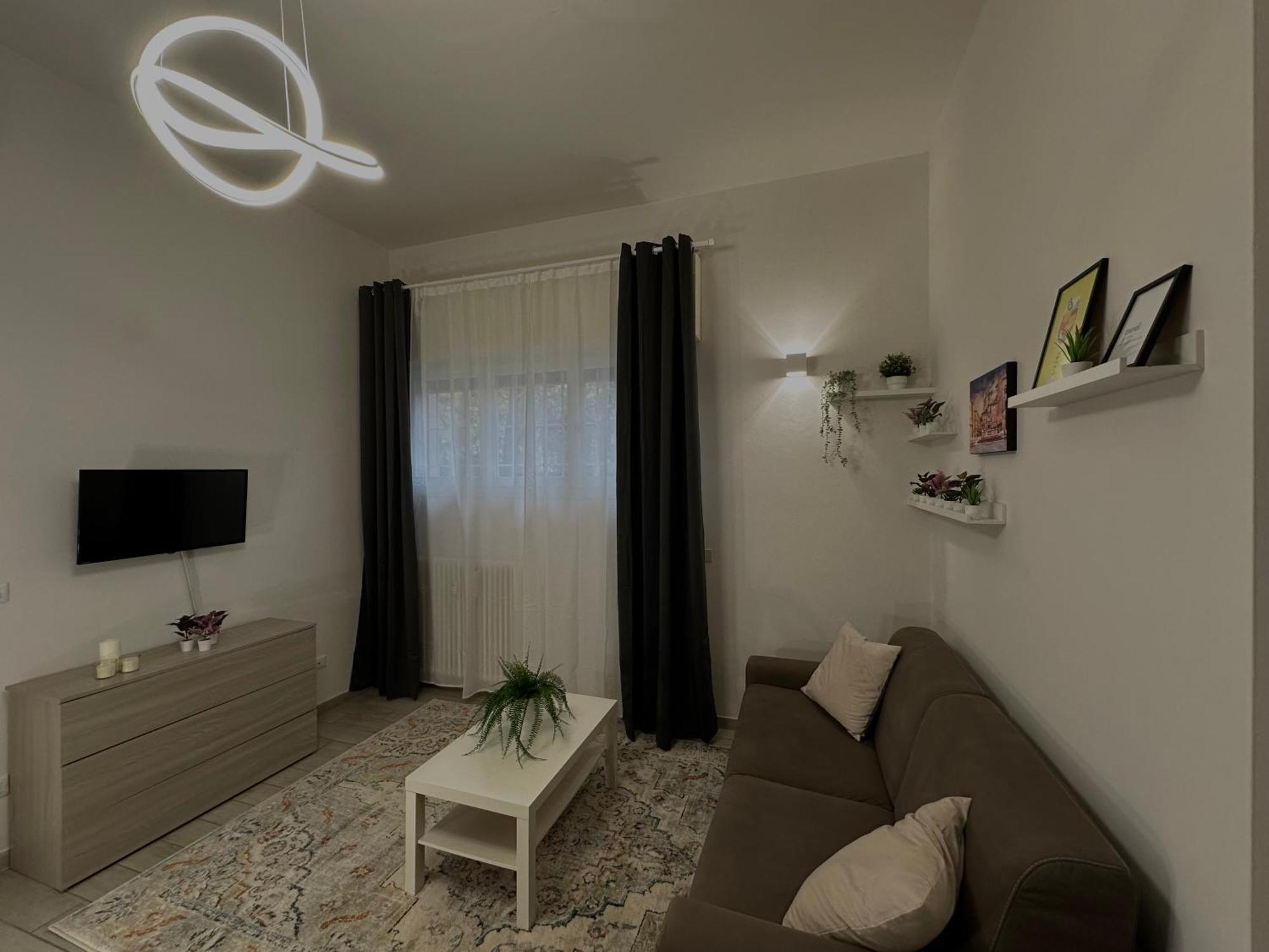 Rebecca - Apartment *