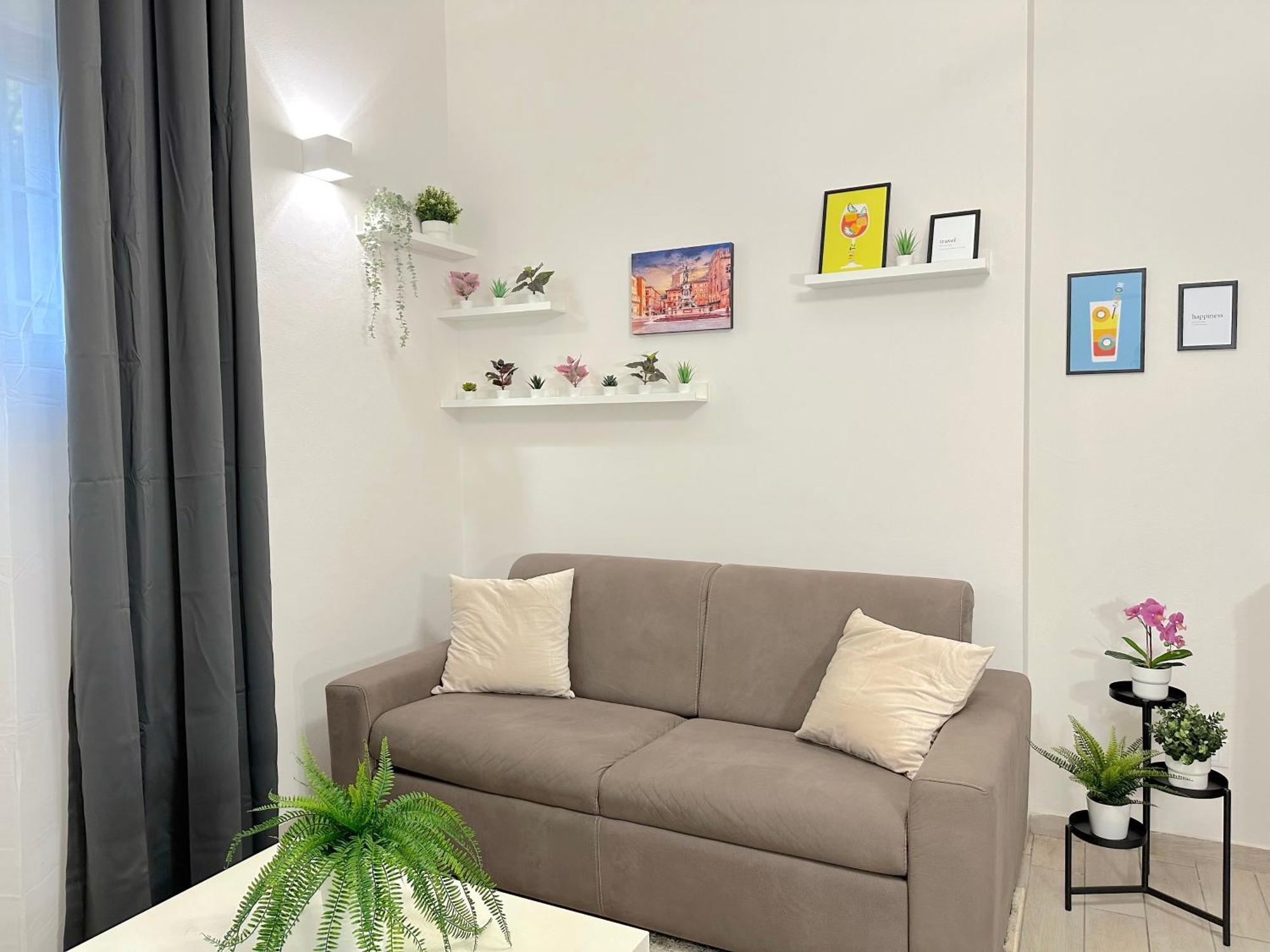 Rebecca - Apartment *