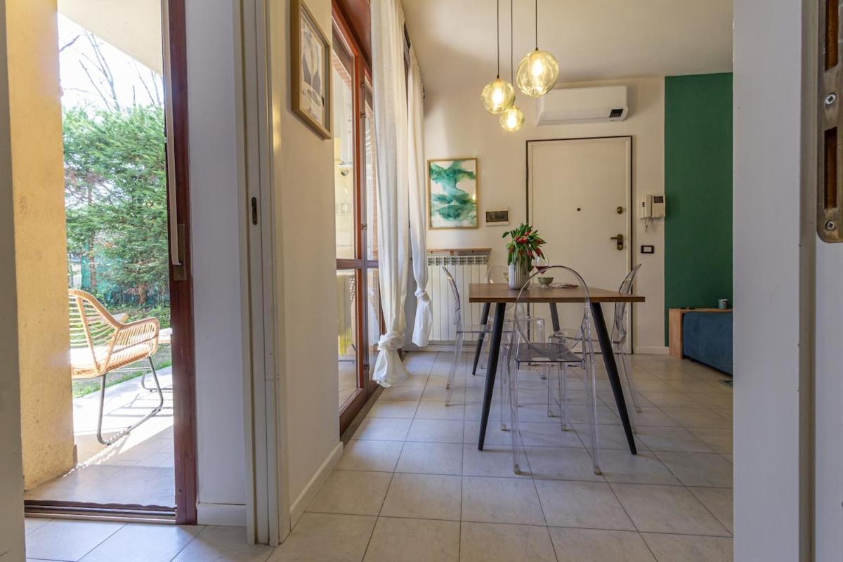 Style Shelter With Garden Near Downtown Apartment