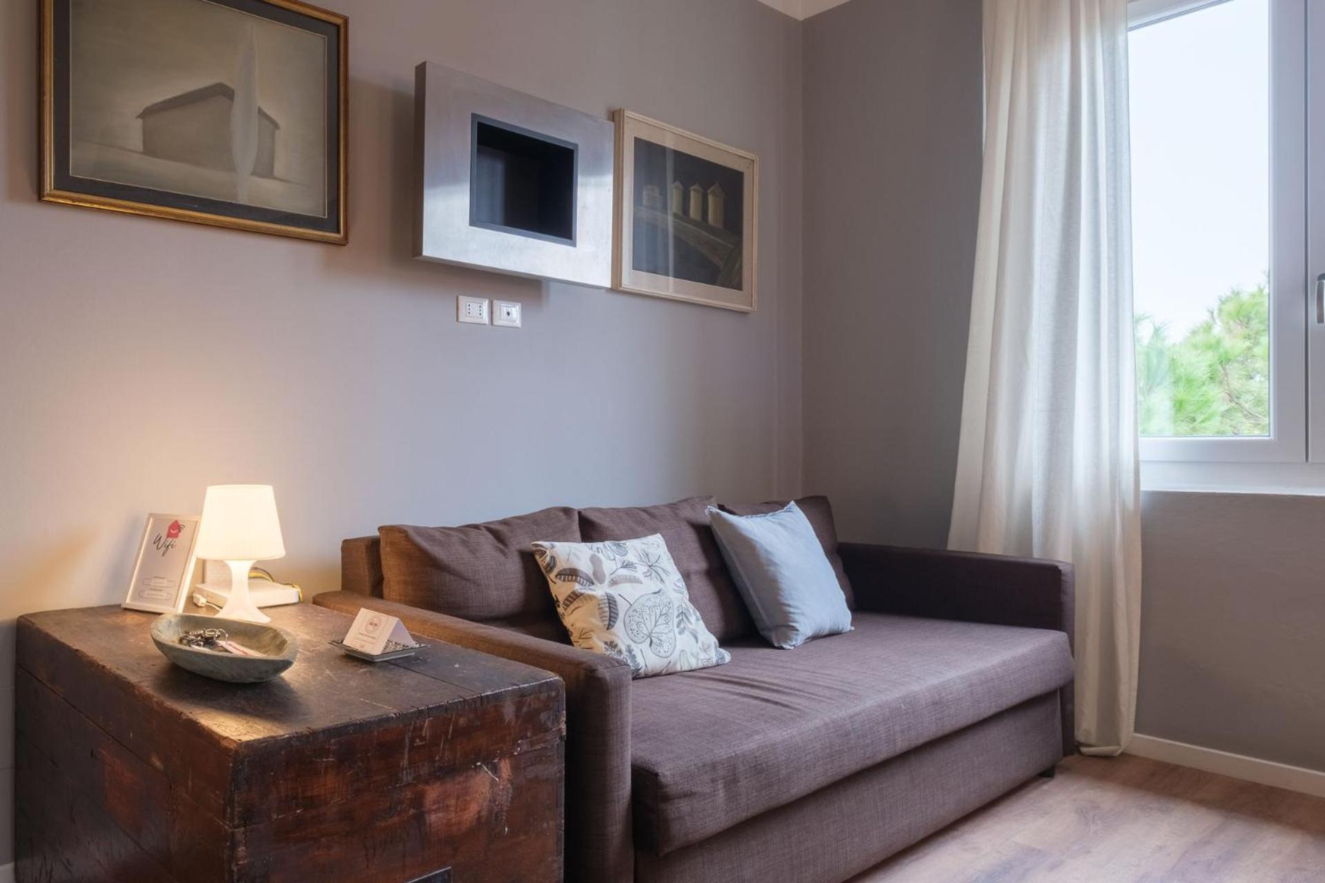 Elegance And Comfort In The Heart Of Apartment *