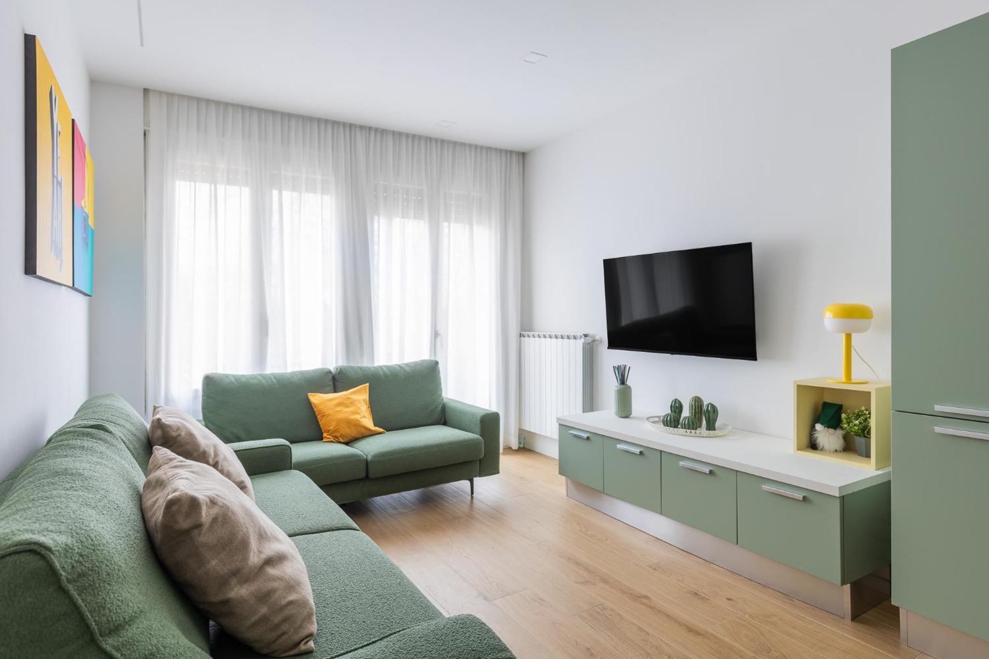 Azzo Gardino N9 Interno 4-2 *