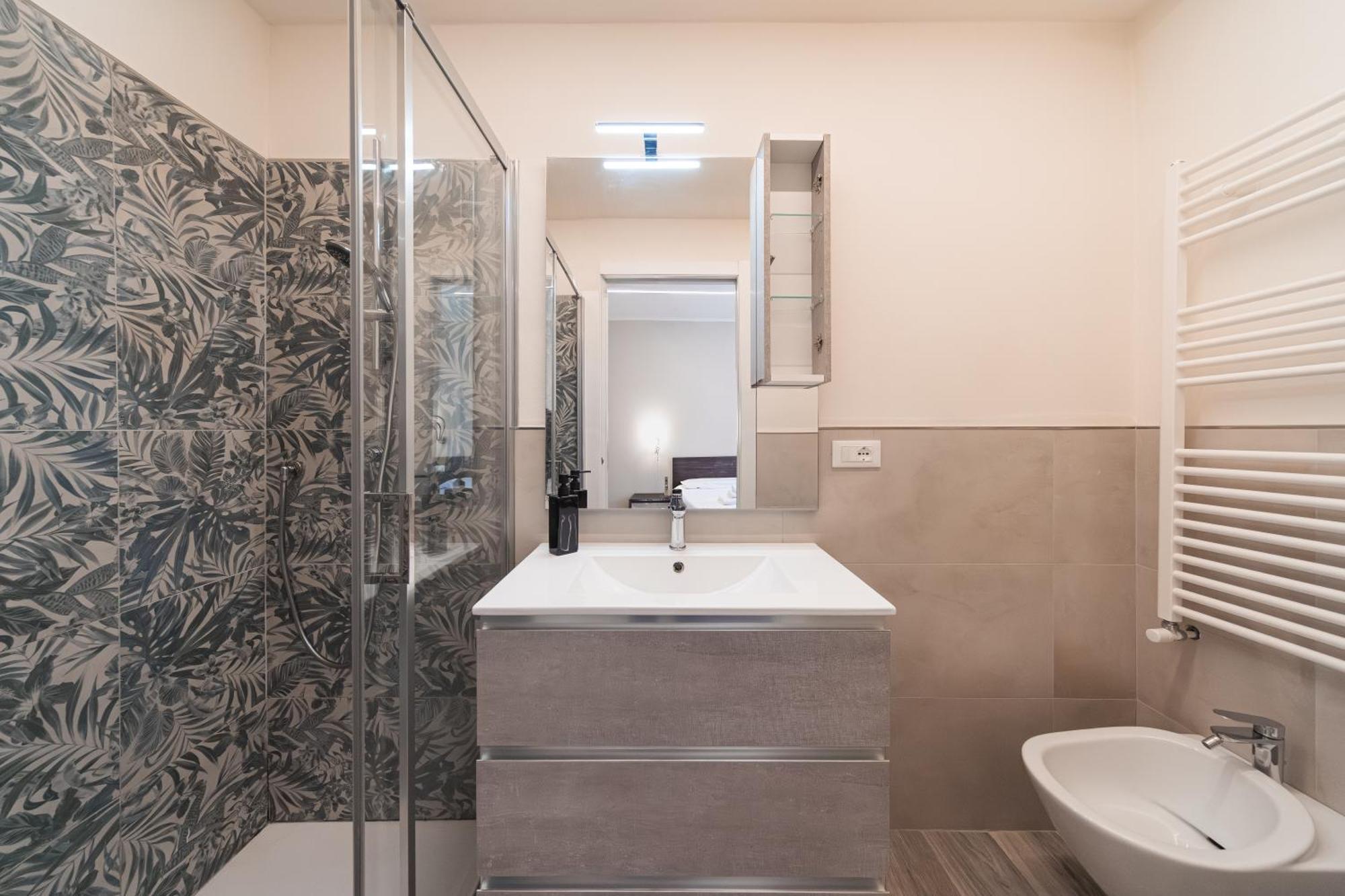 Dall'arca Station - Center - Fiera Guest house