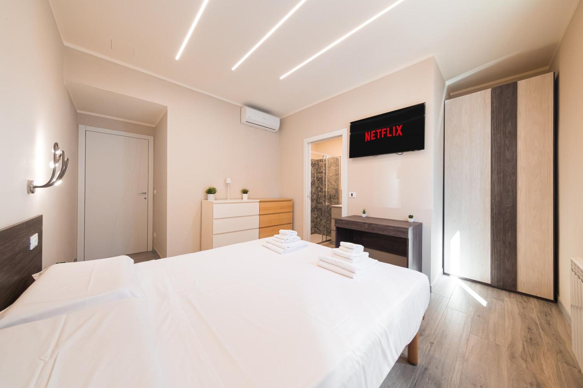 Dall'arca Station - Center - Fiera Guest house