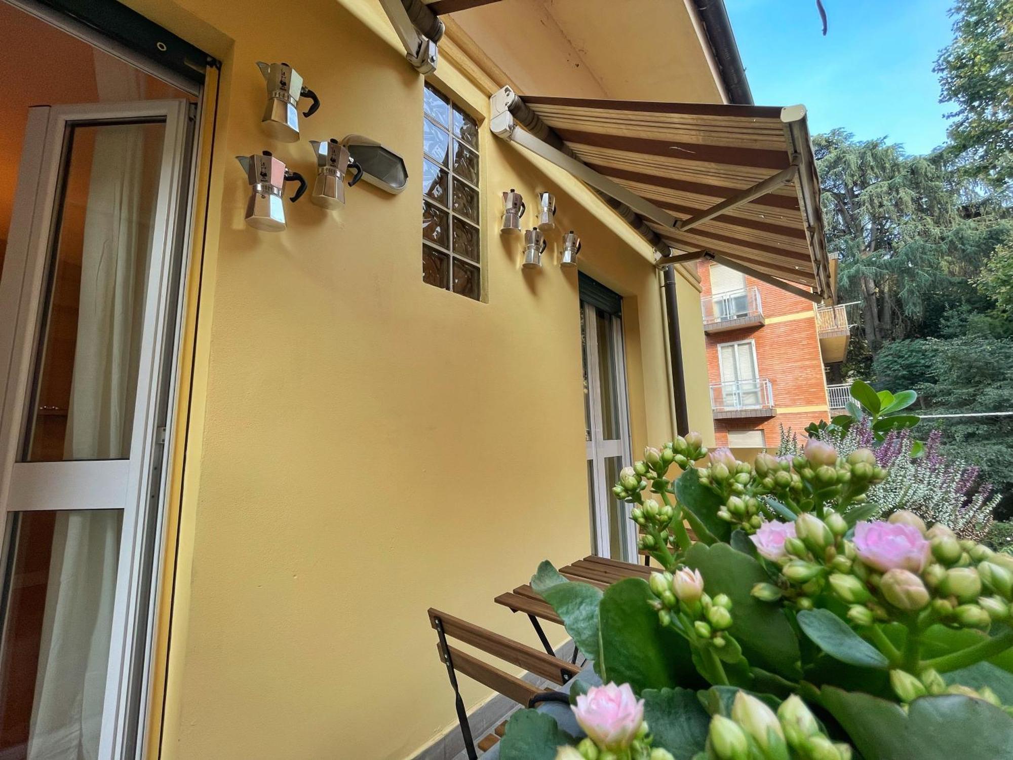 Apartment Behappys Charming Balcony-near The Centre&rizzoli Bologna