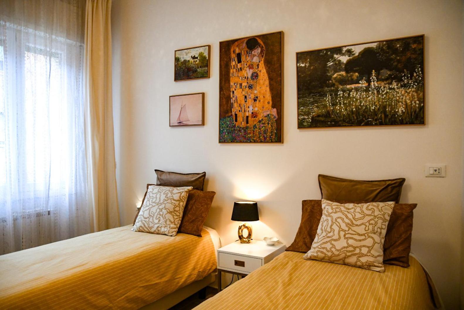 Fiora 7 House - Intera Casa Con Due Bagni - Whole House With Two Bathrooms Apartment *