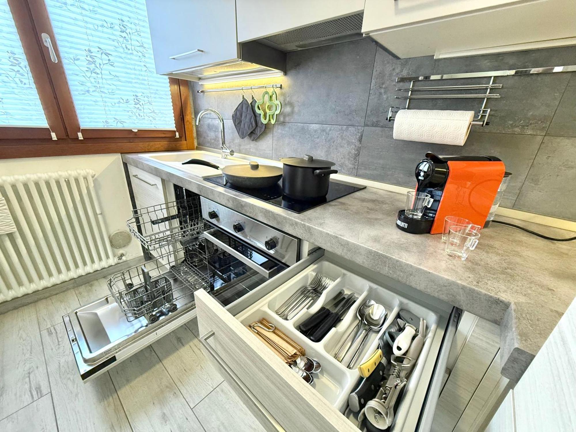 Urban Apartment *