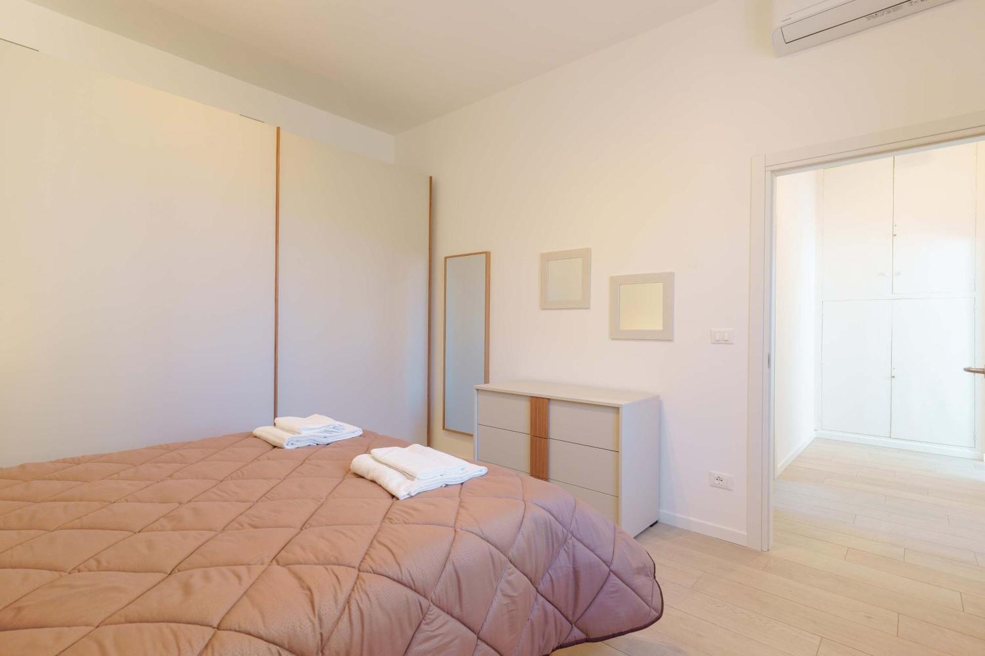 Cignani Loft - Station, Fair, Center Apartment *