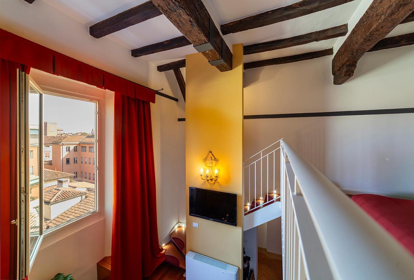 House Of Lovers - Magnificent View In The Heart Of
