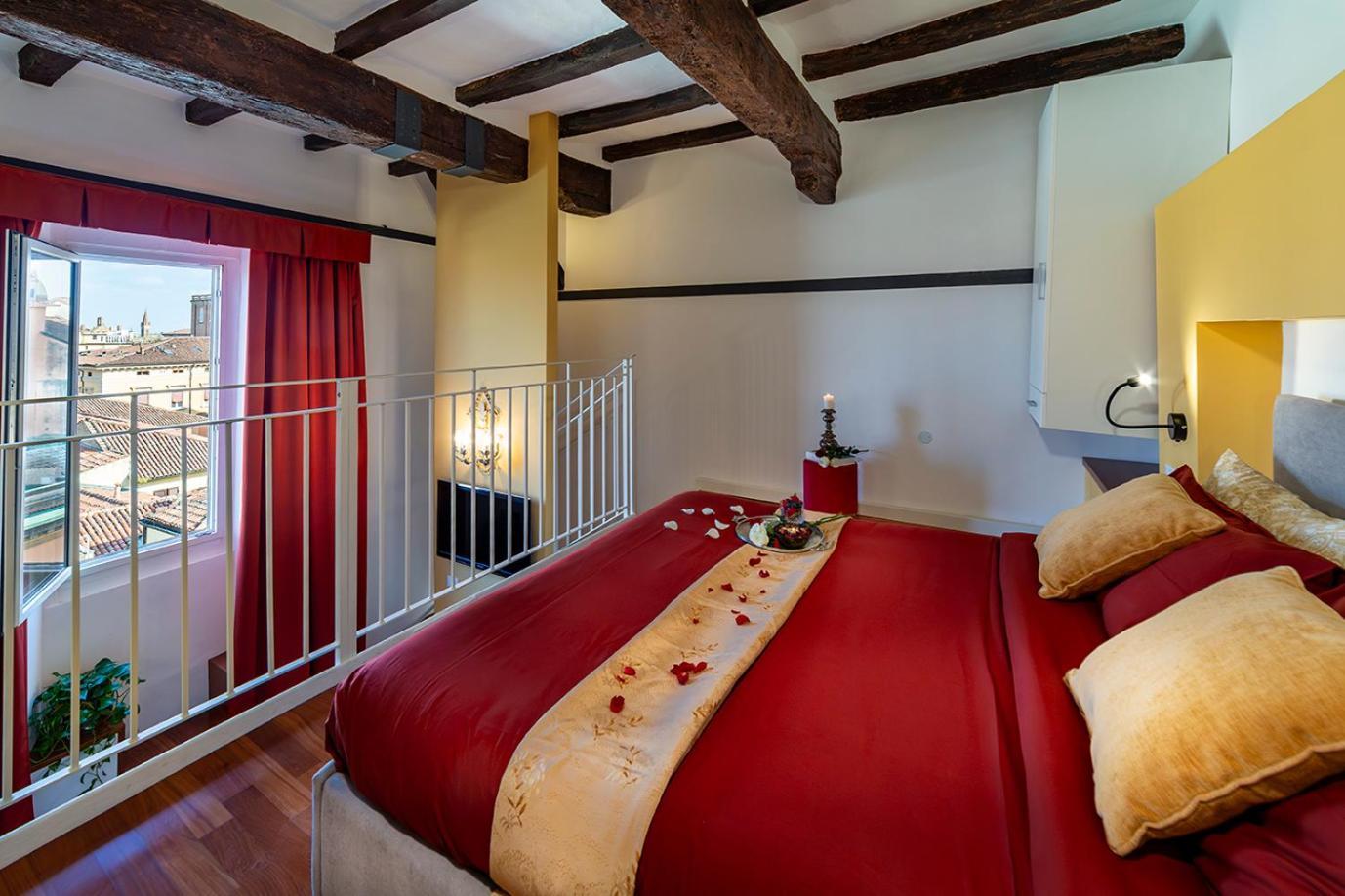 Apartment House Of Lovers - Magnificent View In The Heart Of
