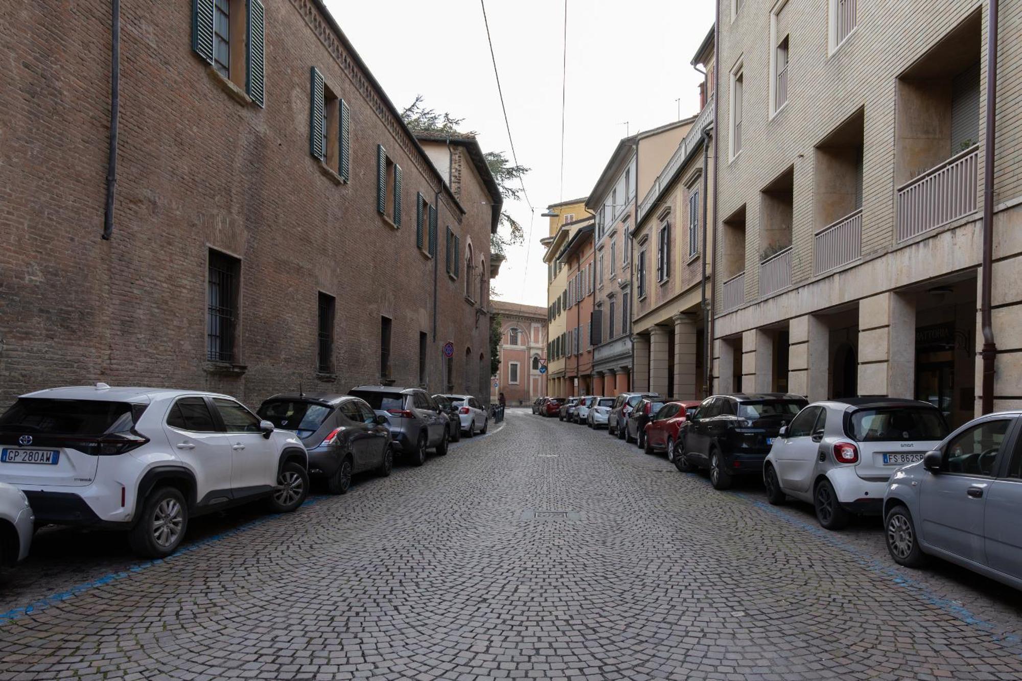 Collegio Di Spagna 13 *