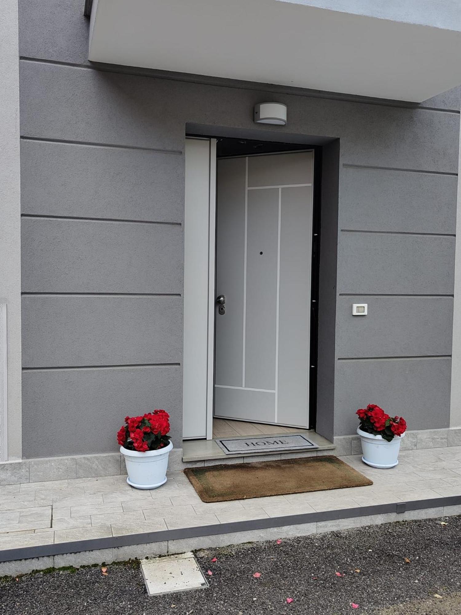Grigio Perla Residenza, Casa Indipendente Con Parcheggio Privato E Giardino *