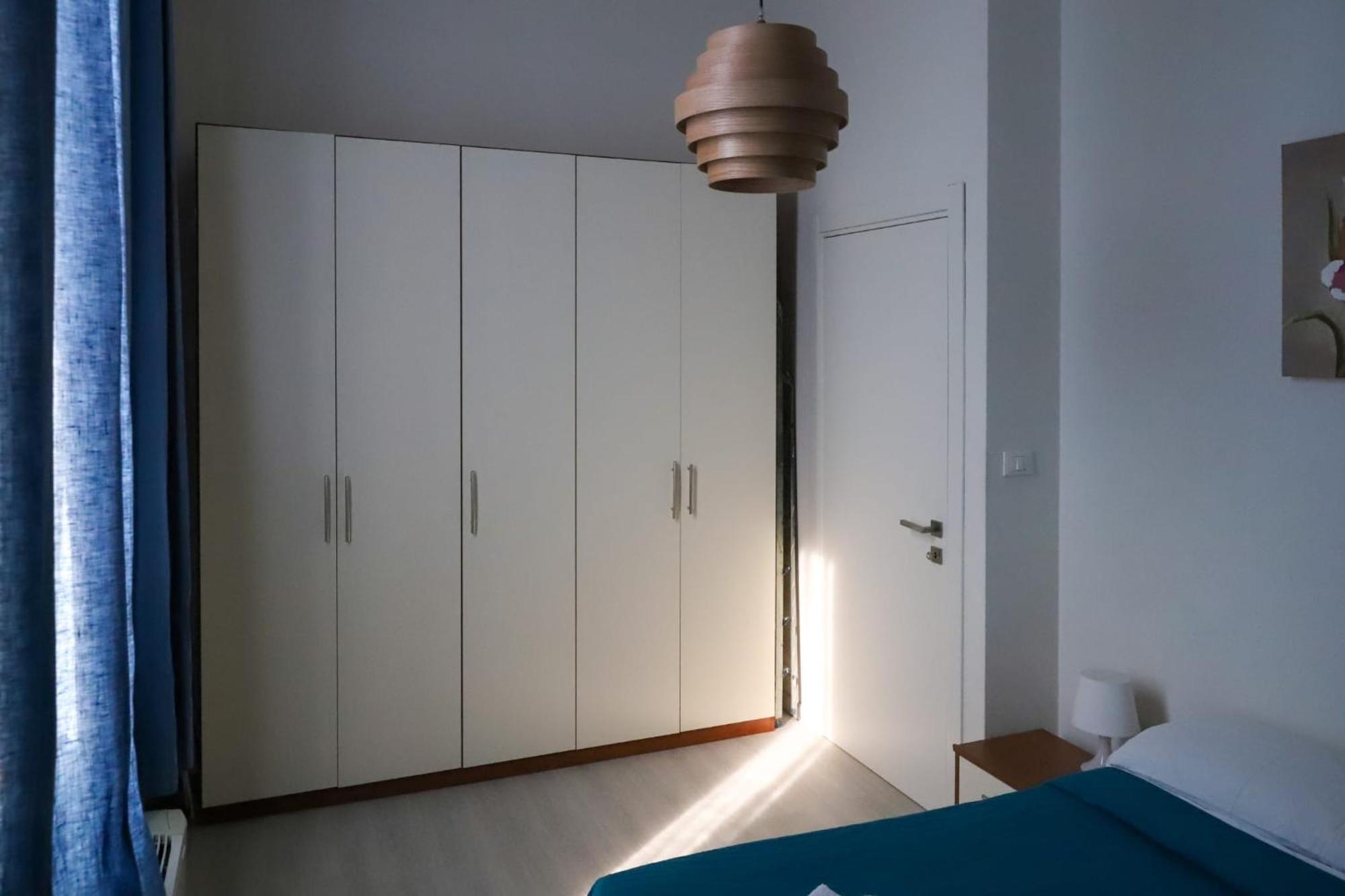 Center Train Station Apartment *