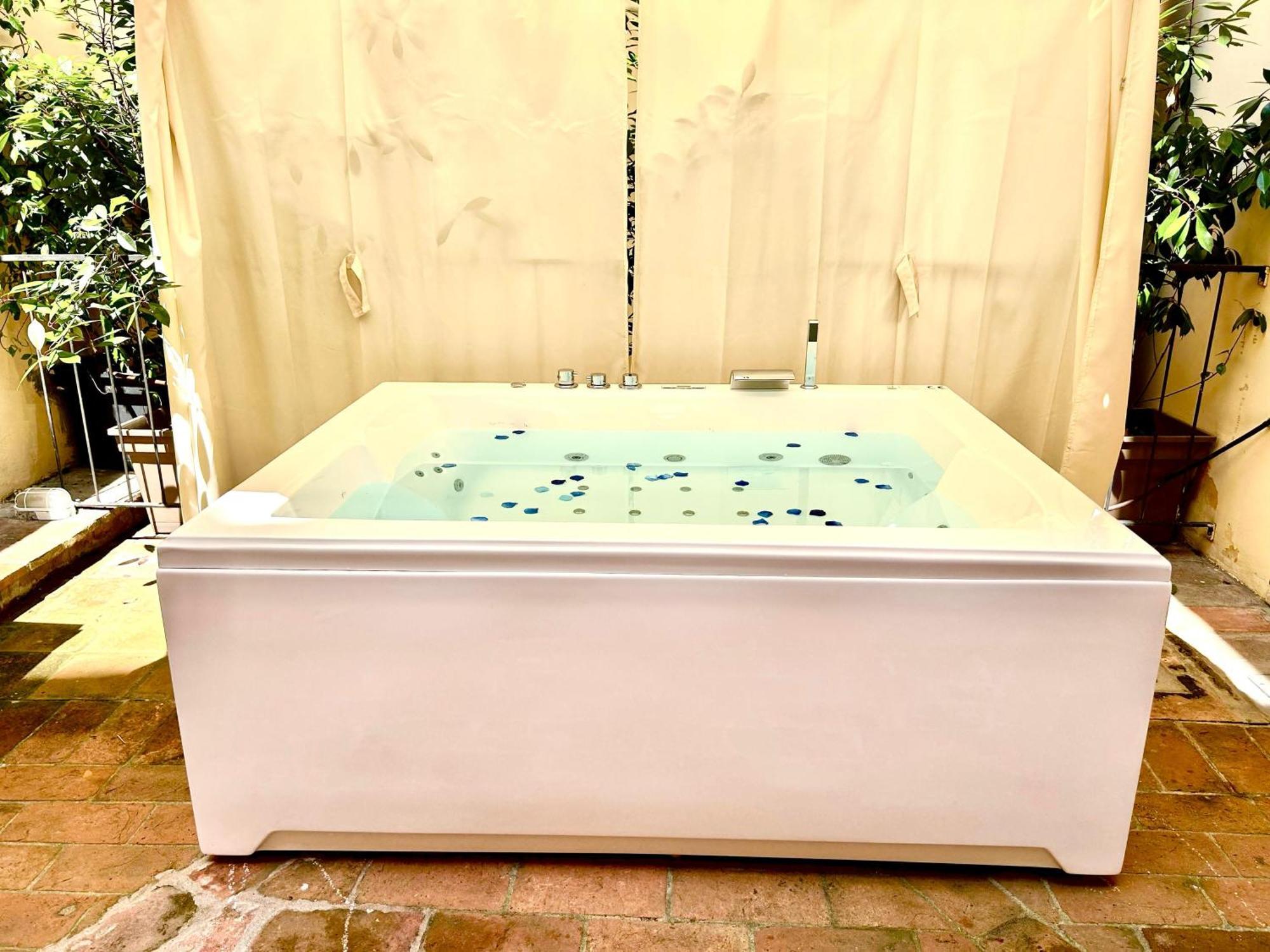Apartment Frassinago Deluxe Suites-bolognarooms *