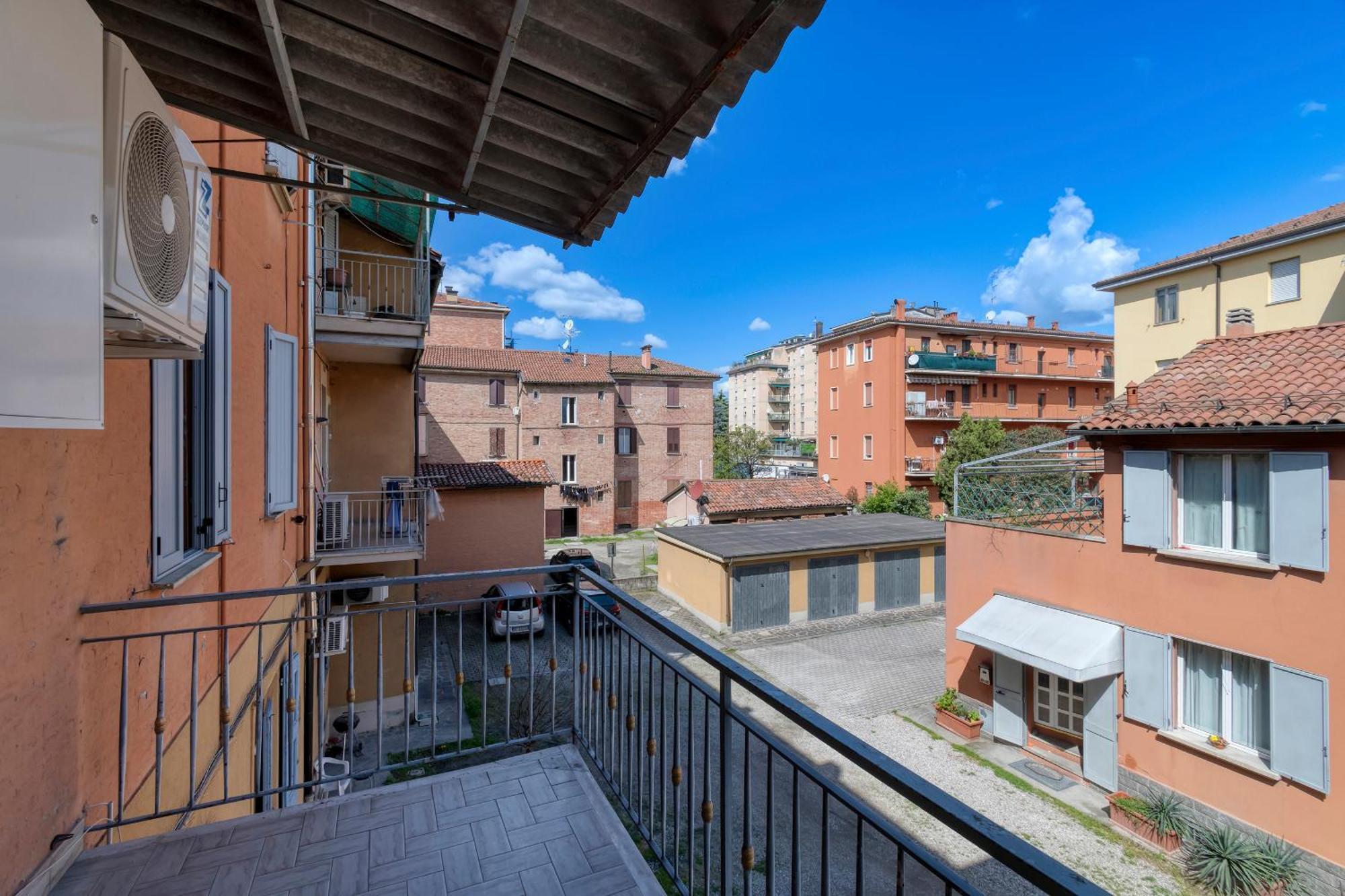 Civico 233 - Stanza Privata Parcheggio Colazione Bagni Condivisi Bologna