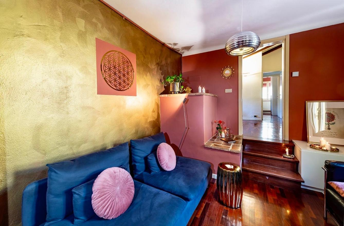 House Of Chariot - In The Heart Of Apartment *
