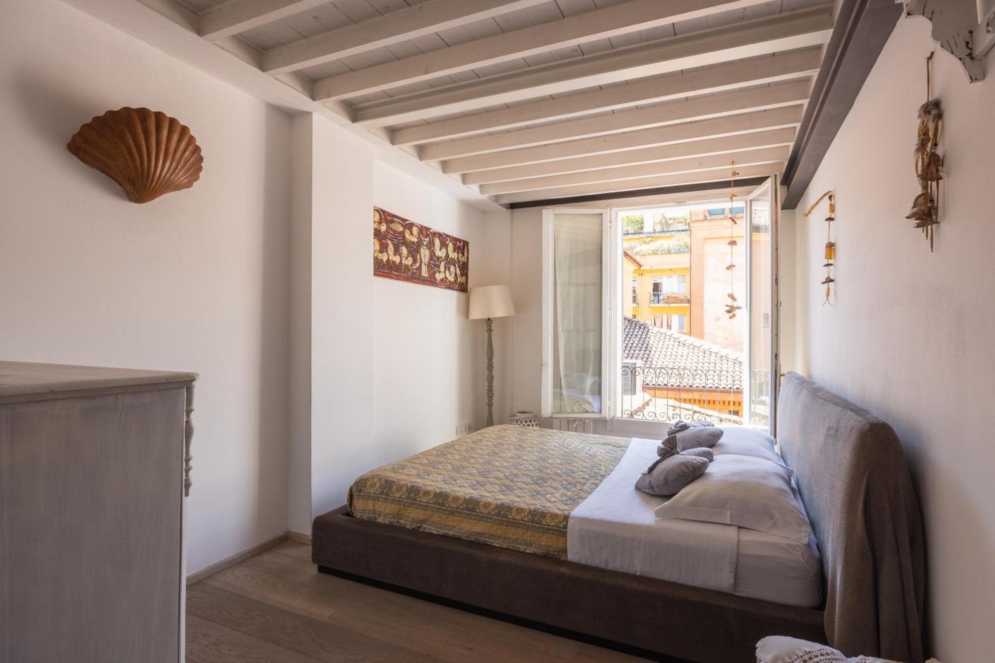 La Finestra Apartment *