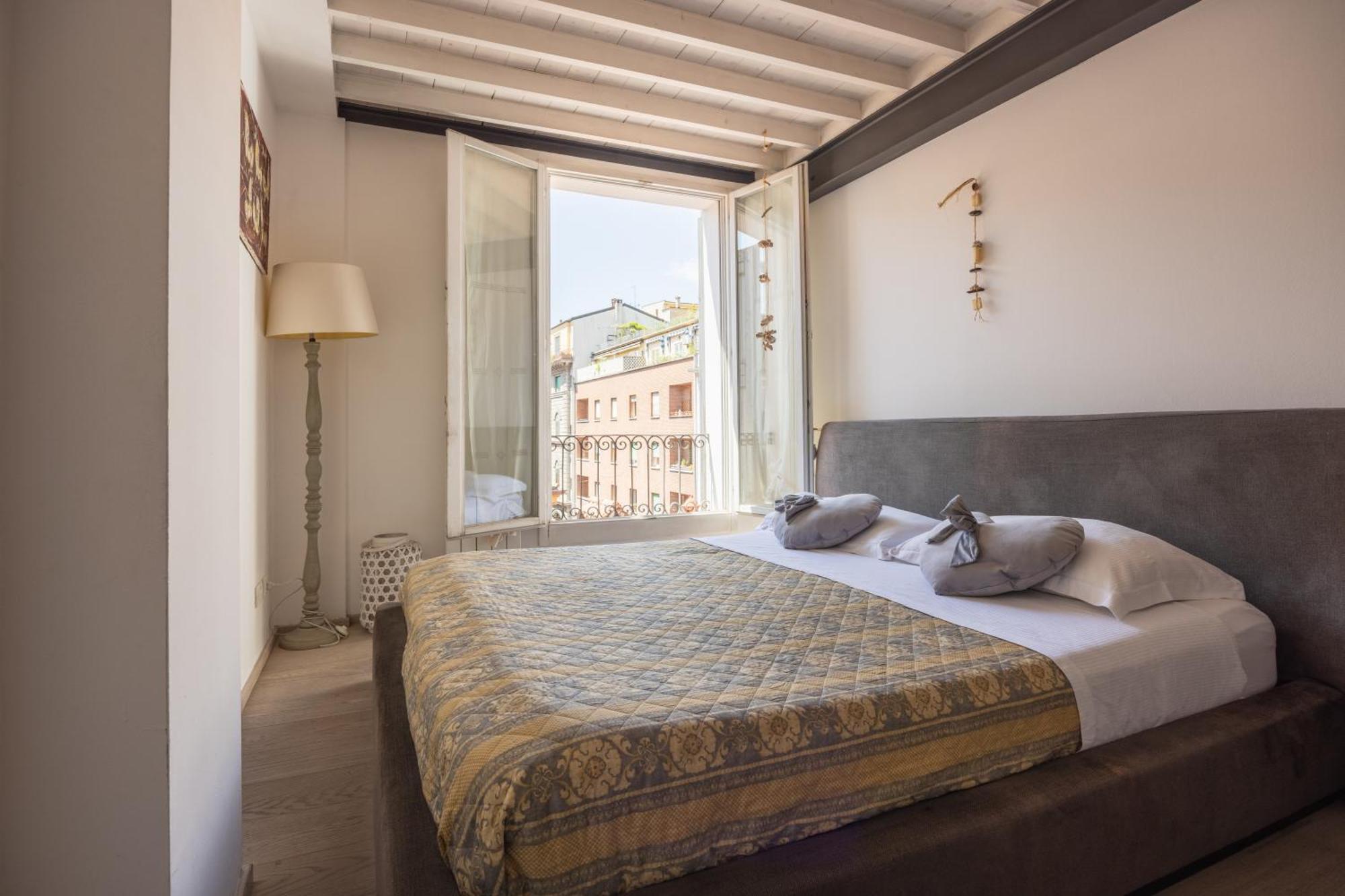 La Finestra Apartment