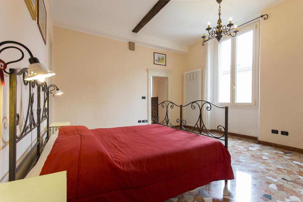 Petroni 38 By Bologna
