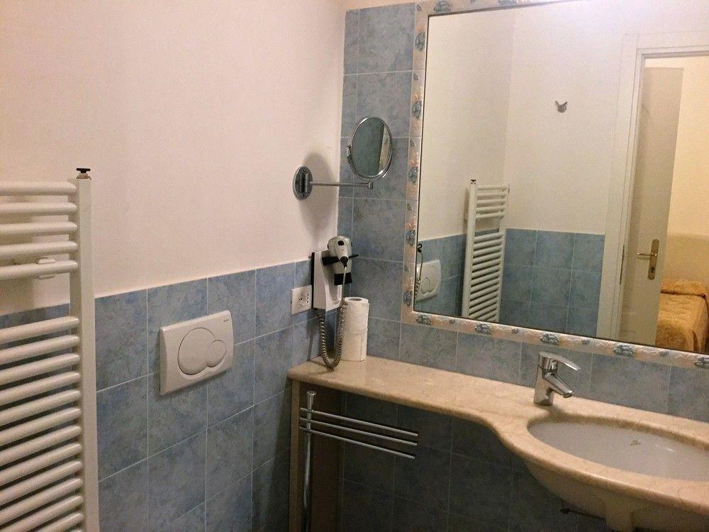 Residenza Due Torri Check In Presso Vicolo Cattani 7 Bologna