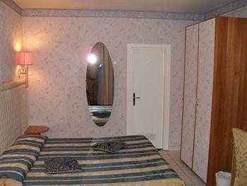 Affittacamere Residenza Due Torri Check In Presso Vicolo Cattani 7