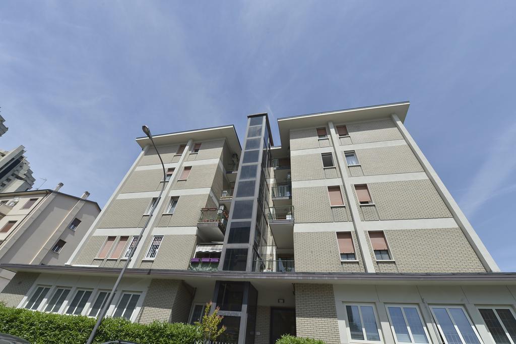 Ur-nest Vestri - Golden *