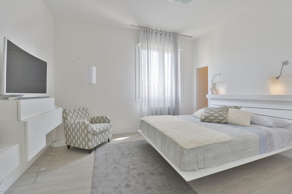 Ur-nest Vestri - Golden Bologna