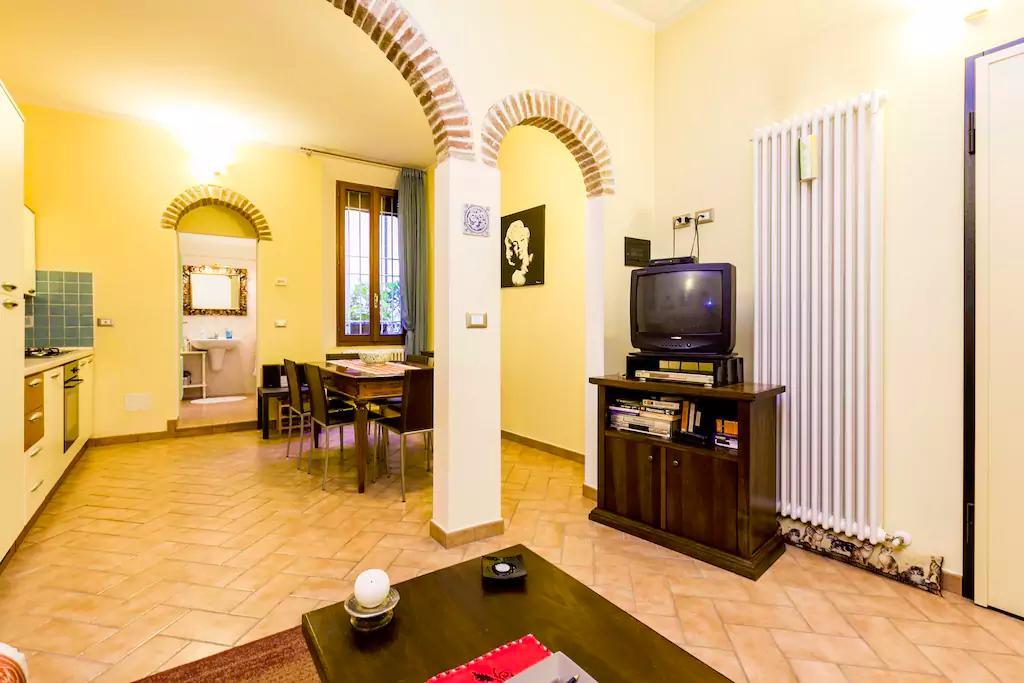 Housmart Palestro 5 Apartment