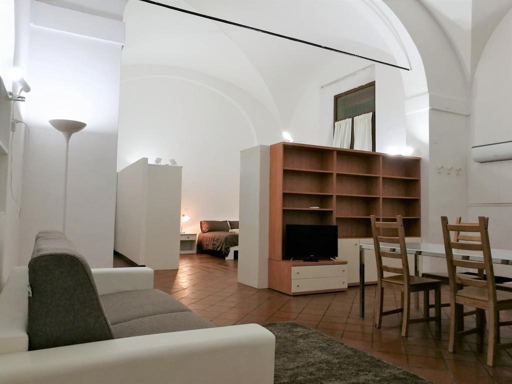 Farolfi Palazzo Pallavicini * Bologna