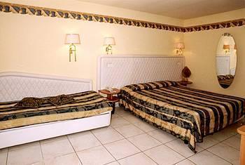 Affittacamere Residenza Due Torri Check In Presso Vicolo Cattani 7 3*