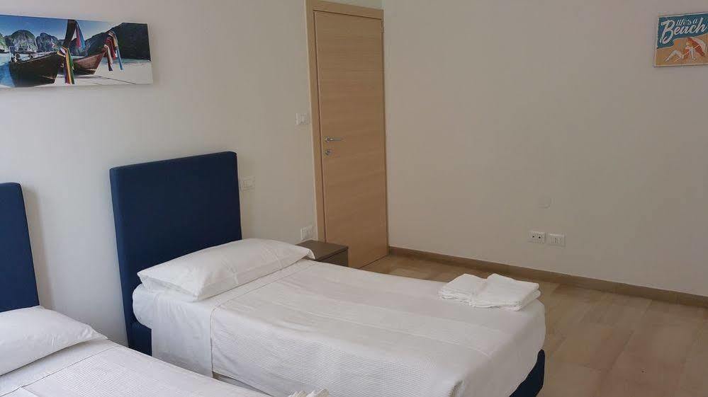 In Fiera 5 Appartmento Fronte Fiera Apartment *