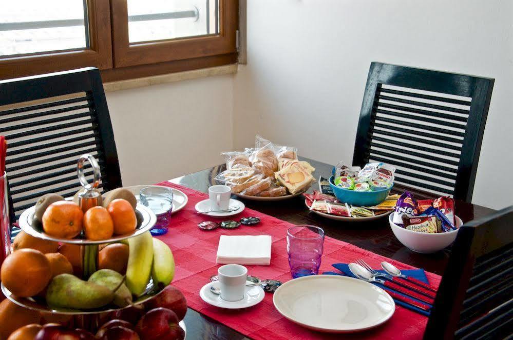 Hotel Charme House Stazione Bolonha
