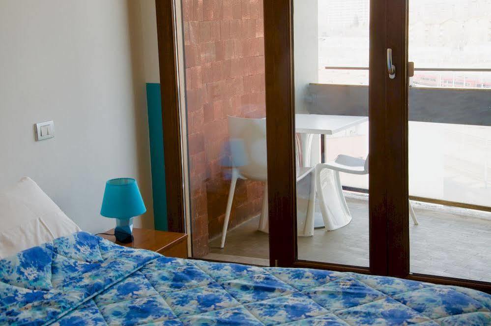 Charme House Stazione Hotel Bolonha