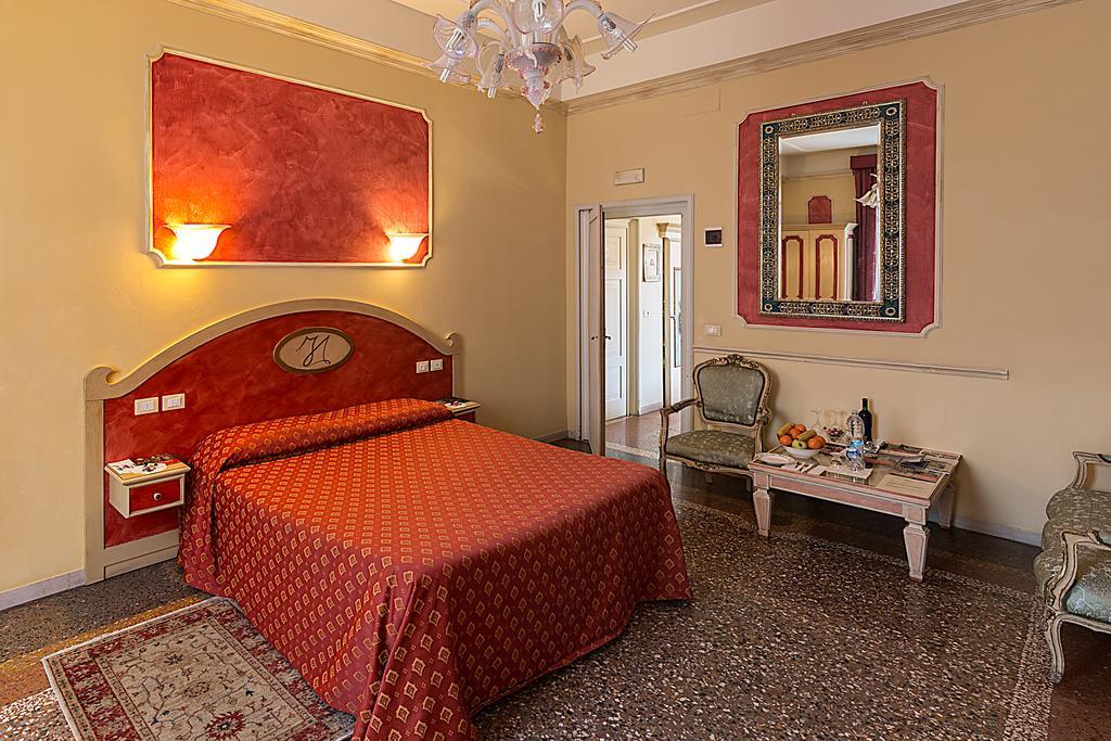 Acomodação com café da manhã  Antica Residenza D'azeglio Room&breakfast Di Charme Bolonha