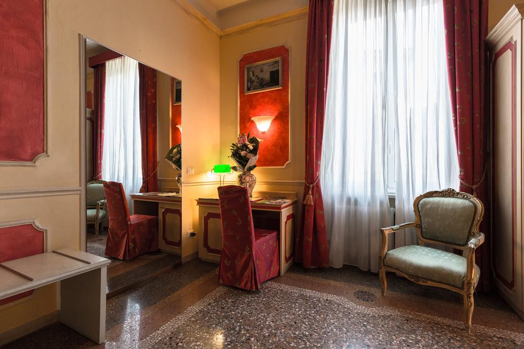 Antica Residenza D'azeglio Room&breakfast Di Charme 2*