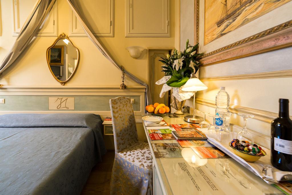 Antica Residenza D'azeglio Room&breakfast Di Charme Acomodação com café da manhã 
