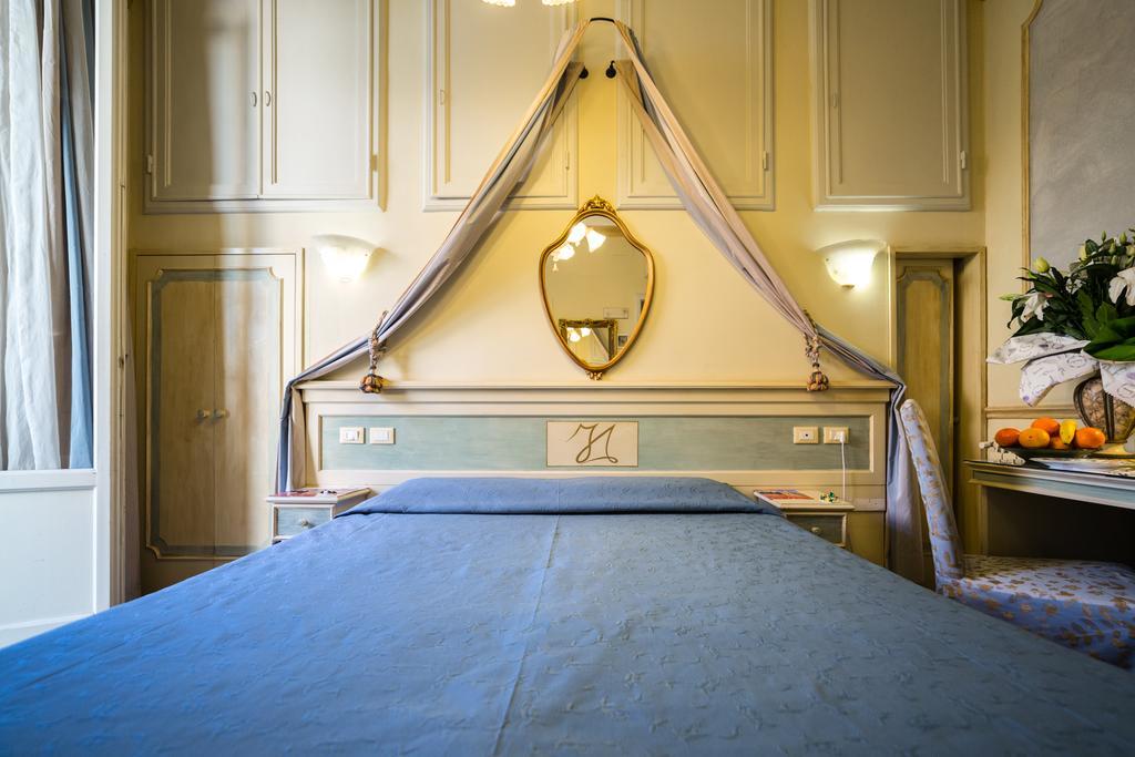 Antica Residenza D'azeglio Room&breakfast Di Charme Acomodação com café da manhã  2*