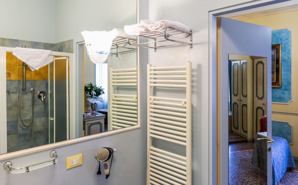 Antica Residenza D'azeglio Room&breakfast Di Charme 2*
