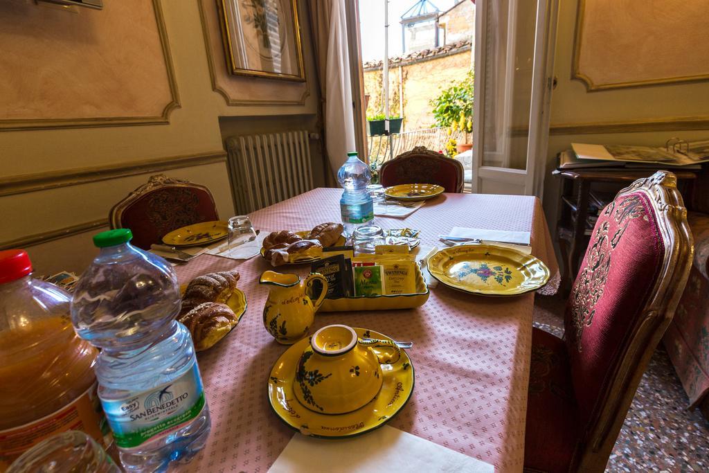 Antica Residenza D'azeglio Room&breakfast Di Charme