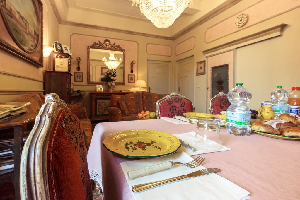Acomodação com café da manhã  Antica Residenza D'azeglio Room&breakfast Di Charme Bolonha
