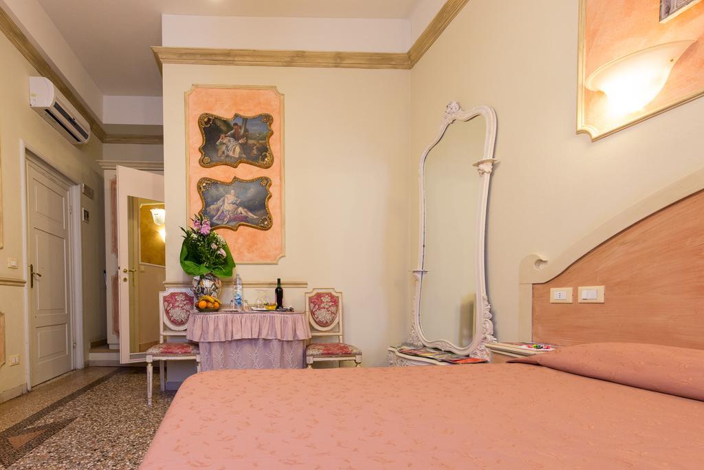 Antica Residenza D'azeglio Room&breakfast Di Charme