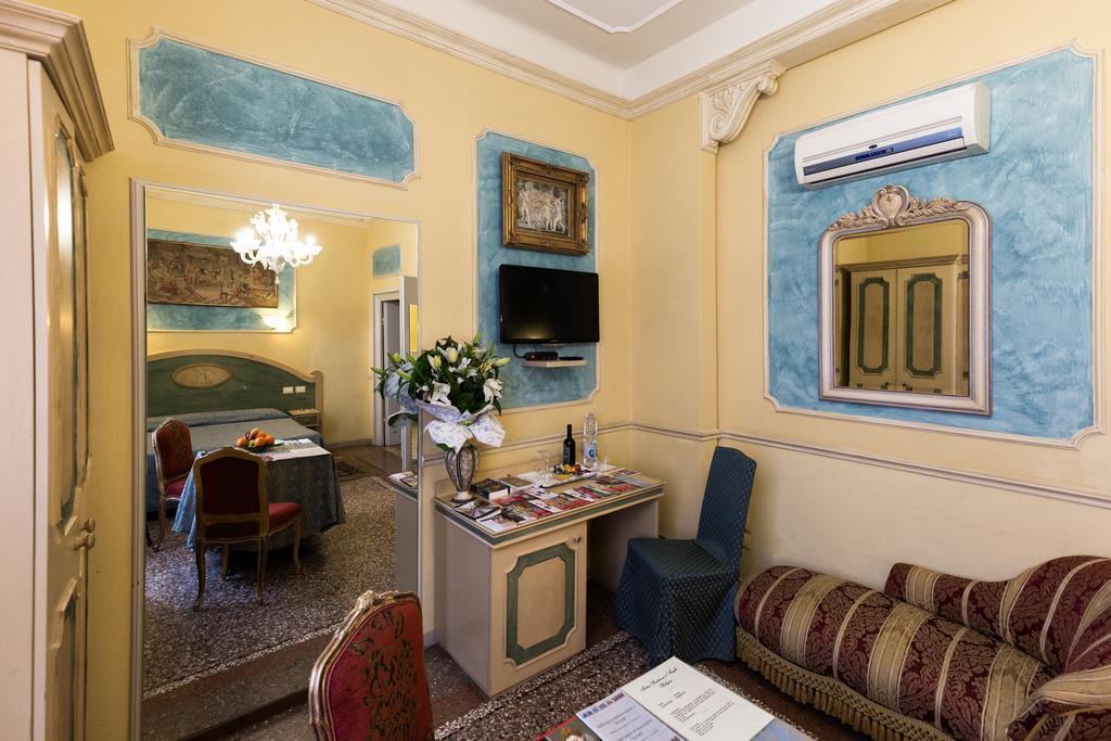 Antica Residenza D'azeglio Room&breakfast Di Charme Acomodação com café da manhã 