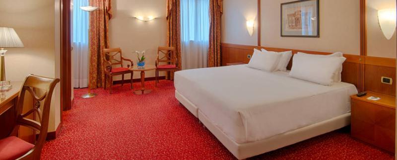 Nh De La Gare Hotel
